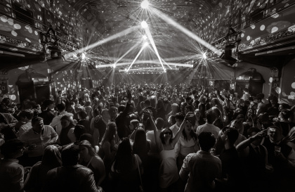 Studenten tijdens een Upkot promnight.