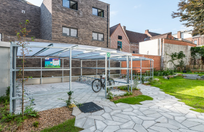 Gemeenschappelijke bicycle parking in Yum Upkot in Kortrijk.