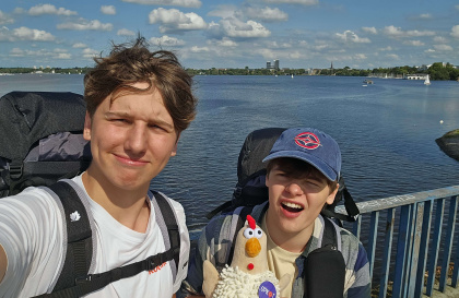 Jelle en Stan op reis met railroad Riley