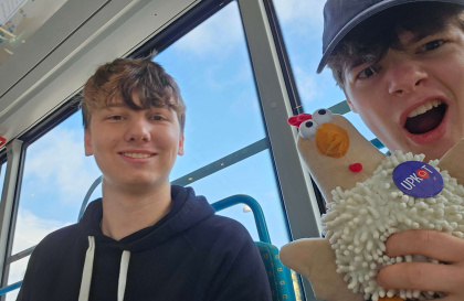 Jelle en Stan op reis met railroad Riley