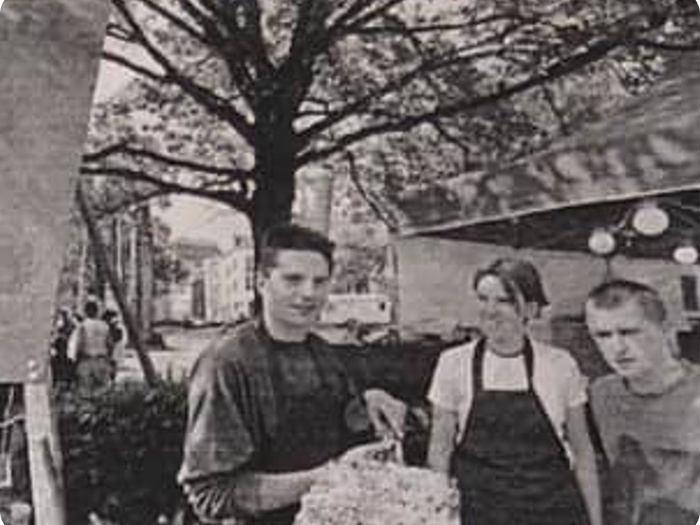 Nele and Koenraad selling Keizer Karel sandwiches at the Ghent Festivities in 1999, the beginning of Upkot.