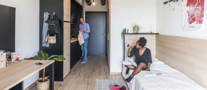 Upstudio for 1 person with bathroom and kitchen at Bro Upkot Ghent.