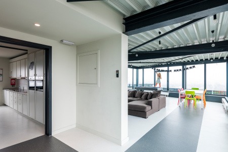 Art Upkot - chillroom met kitchen